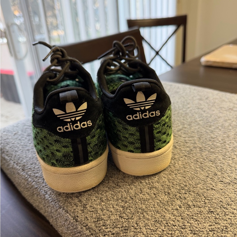 Shell Toe Adidas - Picture 2 of 7